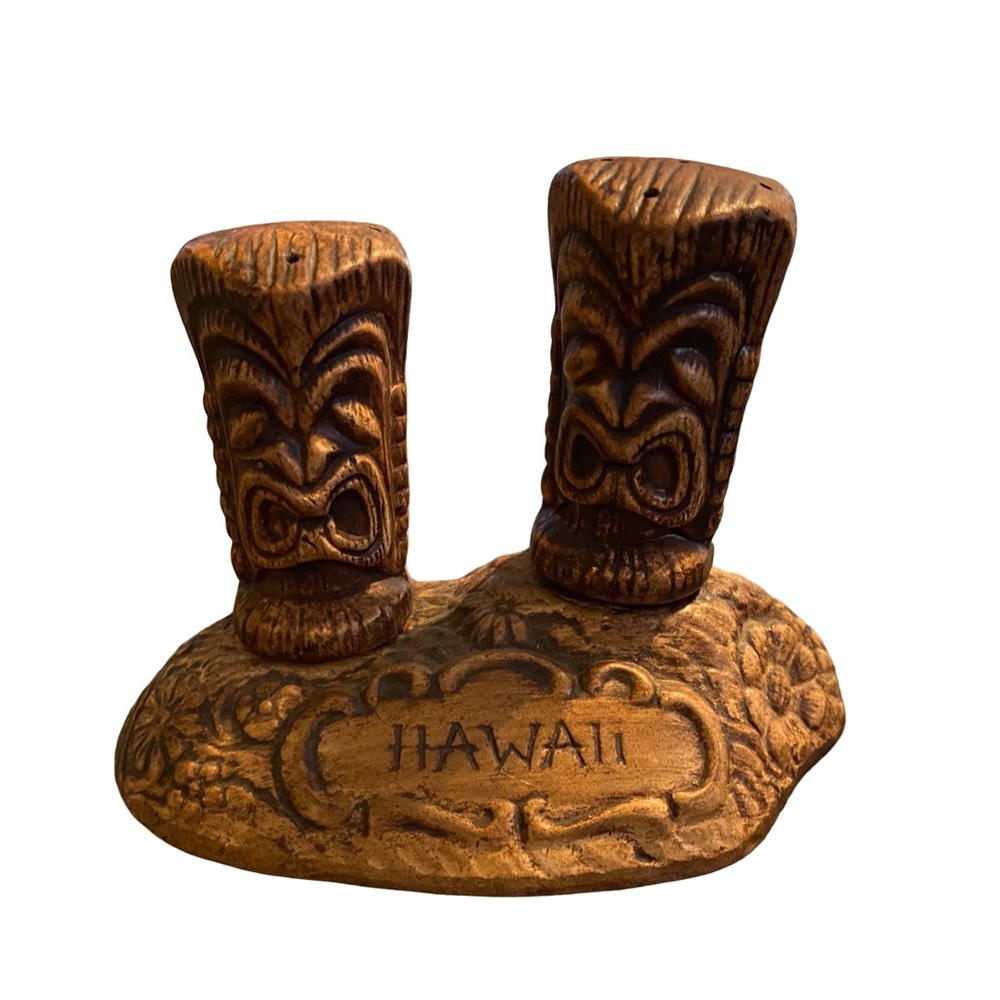 Vintage Treasure Craft Hawaii Salt &‎ Pepper Shakers W/ Stand Cork Stoppers